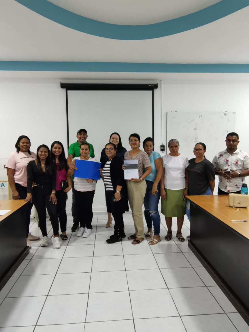 Comunidad Yoculateca recibe perfil, diseño y planos de proyecto de alcantarillado
